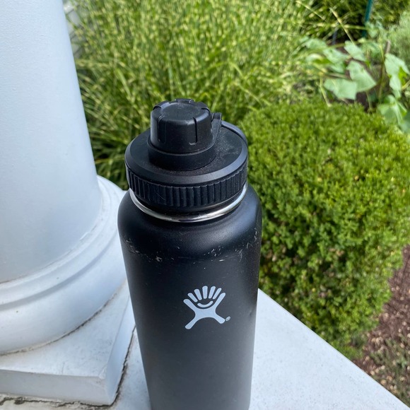 Hydro Flask Black 40 ounce Wide Mouth with Spout Lid Water Bottle - Picture 2 of 4